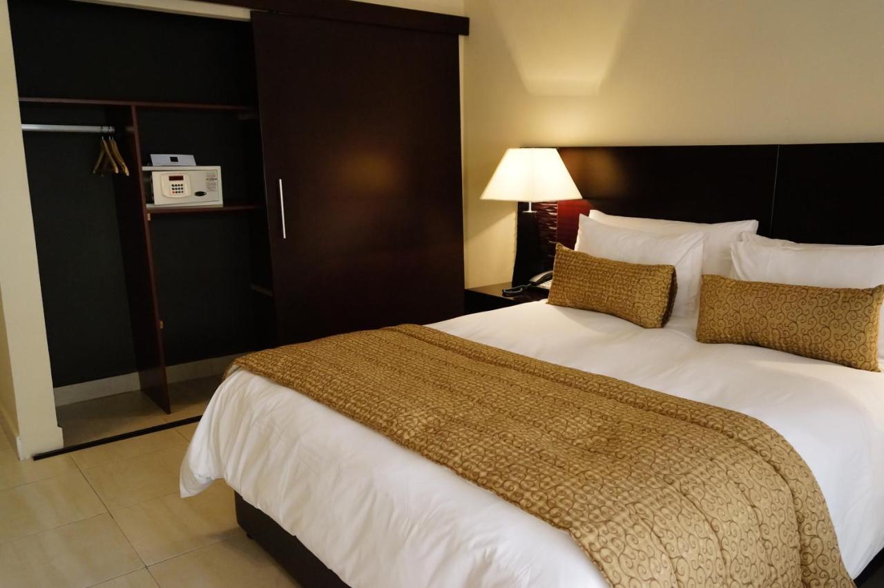Hotel Royal キンシャサ エクステリア 写真